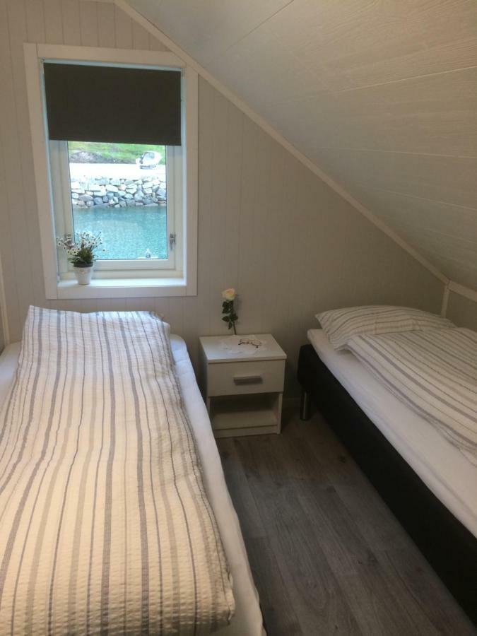 Luxurious Cabin By The Waterfront レクネス エクステリア 写真